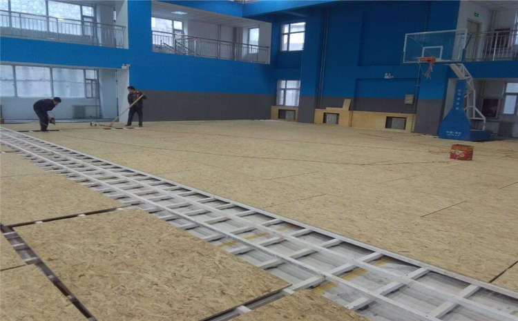 重庆24厚风雨操场运动地板一般多少钱？